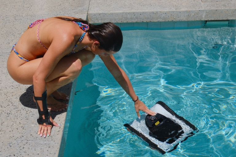 Australian Olympic Gold Medallist Kaylee McKeown with InverX Eco XE40